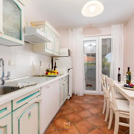 Apartament Perla Vantacici
